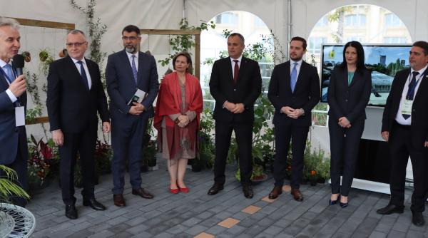 zilele horticulturii bucures tene intr o locatie inedita gra dinile senatului palatul parlamentului intrarea a1 galerie foto