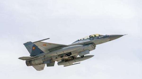 angel tilvar aeronavele f 16 ale fortelor aeriene romane inzestrate cu cea mai recenta versiune de rachete sidewinder