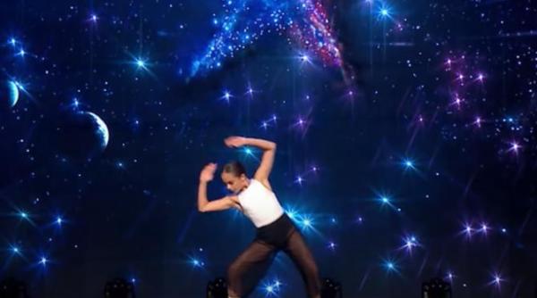iris anghelina trece mai departe la romanii au talent cu un dans ce simbolizeaza lupta impotriva dependentei