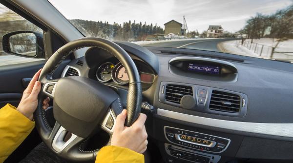 posibili agenti cancerigeni in aerul din interiorul masinilor ce spun cercetatorii