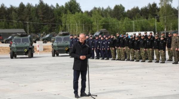 belarus e o tara cu intentii tot mai agresive spune premierul poloniei tusk se pregateste de razboiul hibrid prin migratie si anunta fortificarea frontierei de est