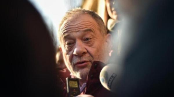 elevii olimpici au primit la vaslui cate un album cu un discurs al lui dumitru buzatu foto in articol