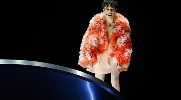 am discutat cu ioana fotache sociolog despre nemo persoana non binara care a castigat eurovisionul tu stiai cum trebuie sa vorbesti cu astfel de persoane