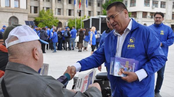 tun imobiliar dus la alt nivel de valentin resmerita candidat pnl la primaria focsani e de noaptea mintii o asemenea tranzactie isi va trece tot orasul in proprietatea sa