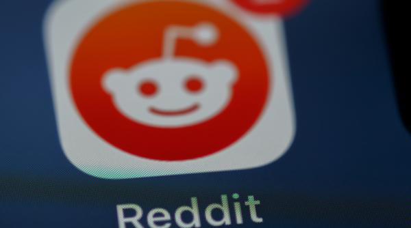 reuters actiunile reddit cresc dupa parteneriatul cu openai