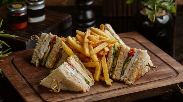 club sandwich american reteta delicioasa