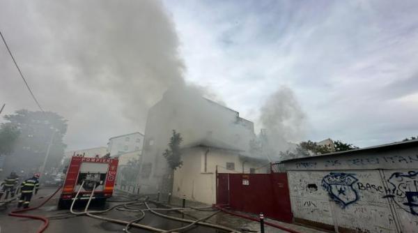 incendiu la o casa din sectorul 2 al municipiului bucuresti