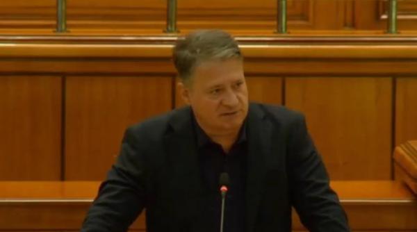 andrusceac mesaj pentru functionarii protestatari din parlament uitati va cati sunt in sala ieri ati fost la munca noi n am fost ca suntem pe boierie