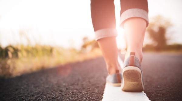 12 trucuri pentru a slabi daca faceti 10 000 de pasi pe zi