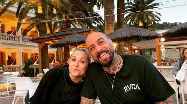 in urma cu 16 ani noi ne am promis de ce s au despartit crbl si elena artistul surprins cu o tanara de 23 de ani este un circ