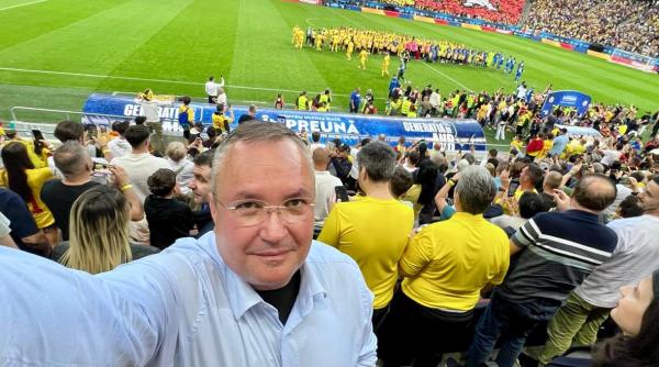 ciuca selfie la meciul de adio al generatiei de aur mii de romani se inclina in aceasta seara in fata legendelor fotbalului romanesc