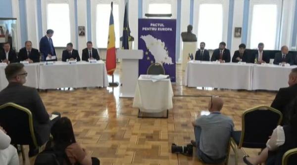moment istoric la chisinau 12 partide au semnat pactul pentru europa similar celui de la snagov ambasadorul romaniei a fost prezent la eveniment video
