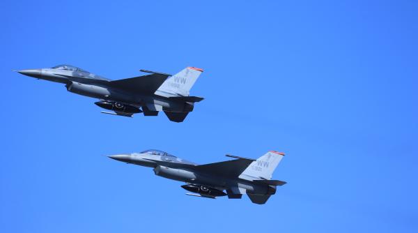 polonia ridica avioanele pentru a si proteja spatiul aerian dupa ce moscova a lansat un val de rachete asupra vestului ucrainei