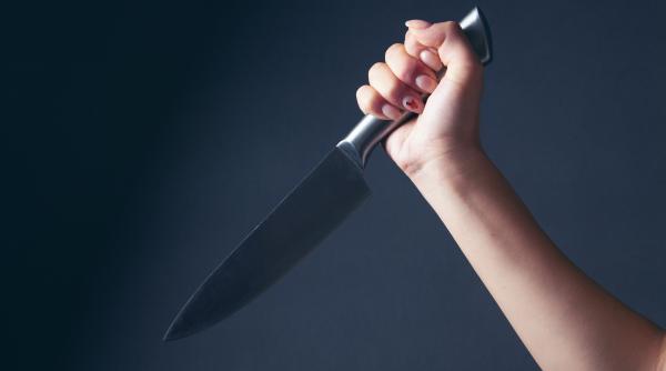 femeie de 53 de ani depistata cu un cutit de peste 30 de cm la intrarea in sediul curtii de apel constanta