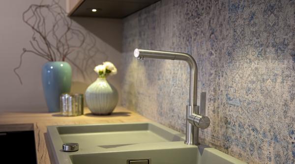 cum cureti petele de pe chiuveta din granit