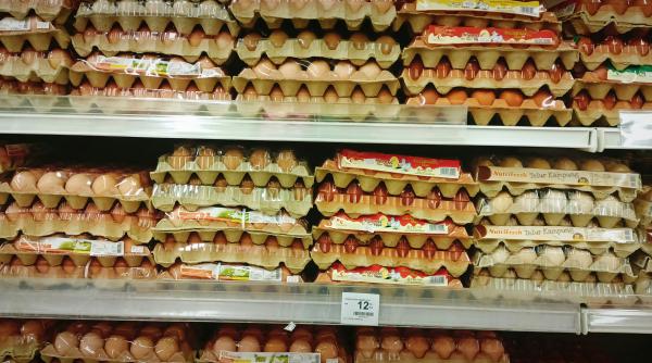 motivul pentru care rusii s au apucat sa linga ouale dintr un supermarket