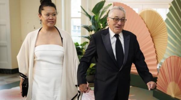 robert de niro a pierdut un premiu dupa ce l a numit pe donald trump monstru in afara salii de judecata