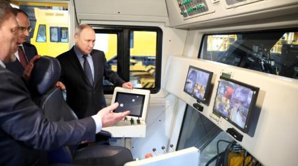 palatul lui vladimir putin distrus de un incendiu misterios