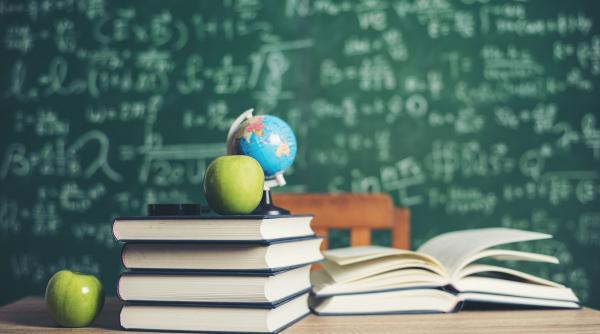 prof ioan cristescu da cartile pe fata despre romania educata comparatie cu spiru haret si constantin angelescu acesti oameni stiau ce se intampla la ei acasa