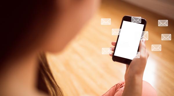 romanii ar putea fi notificati prin sms sau e mail cand le expira anumite documente