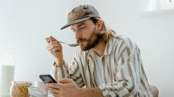 inteligenta artificiala va putea urmari fiecare lingura pe care o mananci pentru a ti calcula consumul de calorii