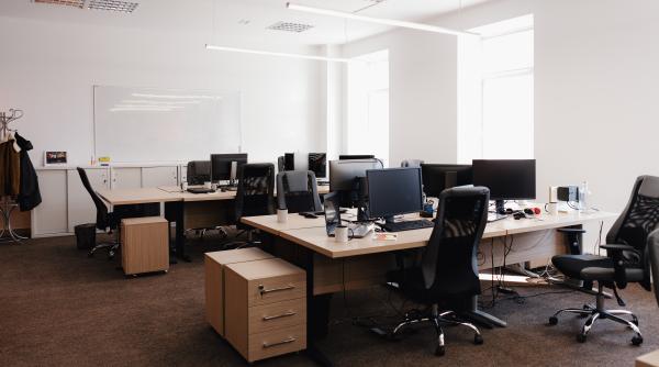 ministerul care se desfiinteaza dupa reorganizare toti angajatii pasati in alta institutie se infiinteaza si alte trei agentii