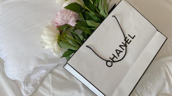 casa de moda chanel anunta plecarea directorului artistic virginie viard