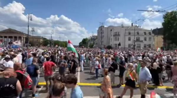 miting masiv la budapesta pentru peter magyar inaintea alegerilor europene