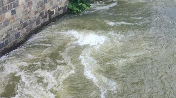 cod galben de inundatii in 14 judete pana luni dimineata