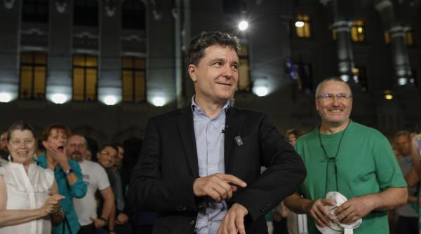 nicusor dan sunat aseara de nicolae ciuca eram cu telefonul pe silent ce au vorbit astazi cei doi