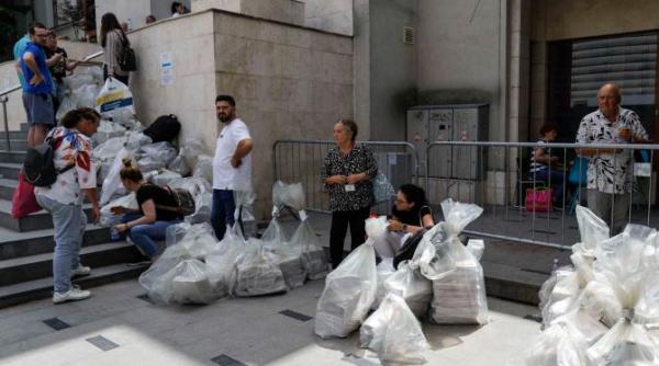 validarea voturilor de la sectorul 1 suspendata dupa ce oamenii au stat peste 30 de ore in strada sa predea sacii live text