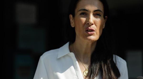 clotilde armand sustine ca a surprins oameni de la psd care ar fi umblat in sacii cu voturi spune ca are si poze