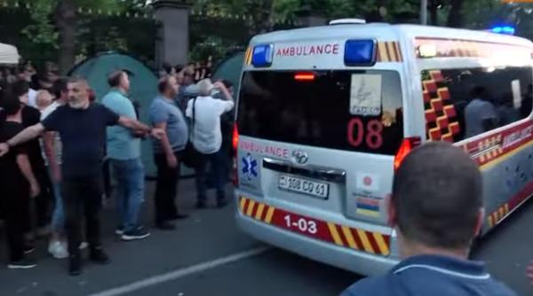 raniti si arestari la manifestarea impotriva premierului armeniei se cere demisia acestuia