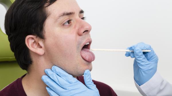 un simplu test de saliva facut acasa poate depista cancerul de prostata