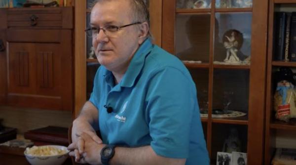 viata persoanelor gay in comunism activistul adrian newell paun despre cum a descoperit ca e ilegal sa isi afiseze sentimentele