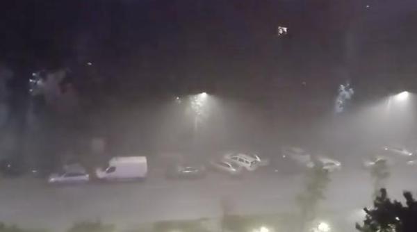 alerta de cod rosu si cod portocaliu vant de 90 km h grindina de mari dimensiuni si averse cu fulgere judetele vizate