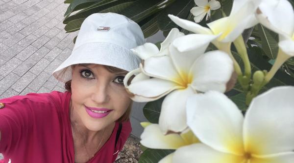 marina almasan deranjata ca tvr investea mai mult in emisiunea andreei marin sigur ca mi ar fi placut si mie sa am 2 metri sa am picioare lungi