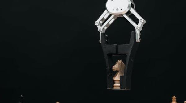 nu va avea sansa de a fi singur pe traseu partidul care poate urca la 20prc dar este amenintat va avea doua tinte de atac