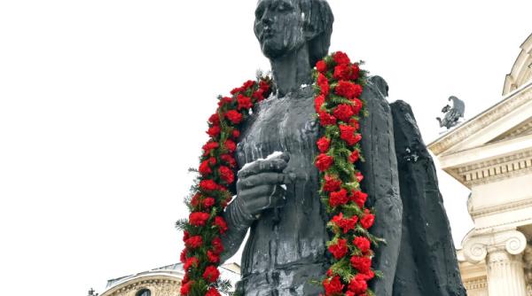 buna vecinatate in actiune statuia lui mihai eminescu din cernauti a fost vandalizata la 135 de ani de la moartea sa autoritatile ucrainene dau vina pe niste copii foto in articol