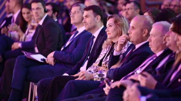 alegeri usr noul presedinte intre lasconi si urmatorii 9 inscrisi cine i ia scaunul lui drula dupa esecul din 9 iunie