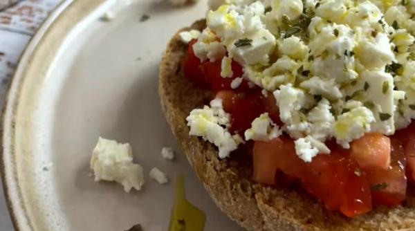 mic dejun grecesc reteta de dakos cretan