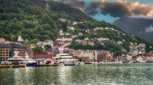 vacanta rece la mare cautare in aceasta vara satui de canicula tot mai multi turisti aleg aceasta destinatie in roma nu poti sa te plimbi pe la aceasta ora