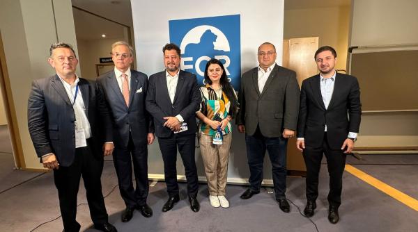 aur a intrat in grupul conservatorilor si reformistilor europeni ecr