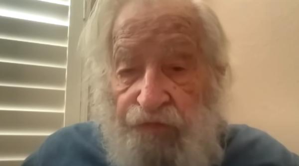 noam chomsky unul dintre cei mai influenti intelectuali din ultimele decenii nu a murit a fost externat