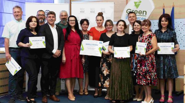 primul proiect de informare si educare cu privire la simbolurile de reciclare de pe ambalajele din industria alimentara a atras sute de elevi