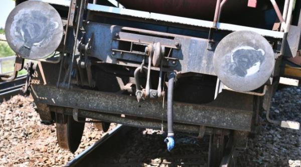 un tren a ramas blocat in camp pasagerii transmit mesaje disperate din cauza caniculei