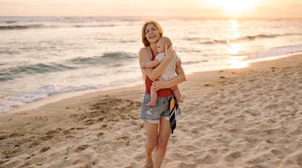 cum protejezi copilul mic la plaja medicul pediatru mihai craiu sfaturi pentru parinti