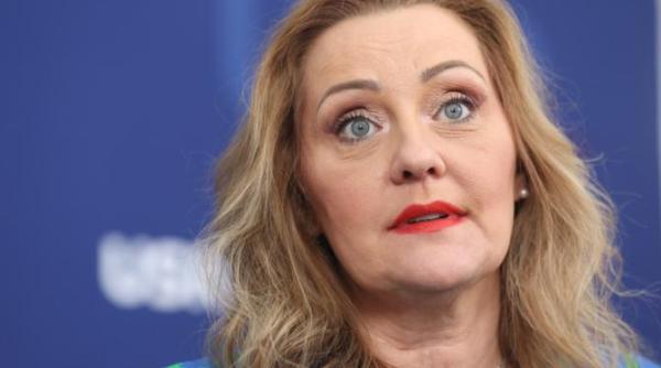 nicole ciuca a sunat o pe elena lasconi doreste sa vorbim aia inseamna sa fii dictator si nu lider