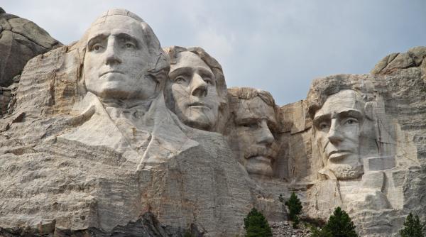 bogdan chirieac despre favoritele la alegerile prezidentiale exista totusi o figura proaspata