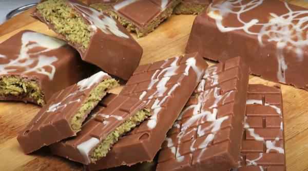 cum se prepara faimoasa ciocolata din dubai cu fistic si cataif cea mai scumpa din lume reteta virala care a inundat tiktok ul video